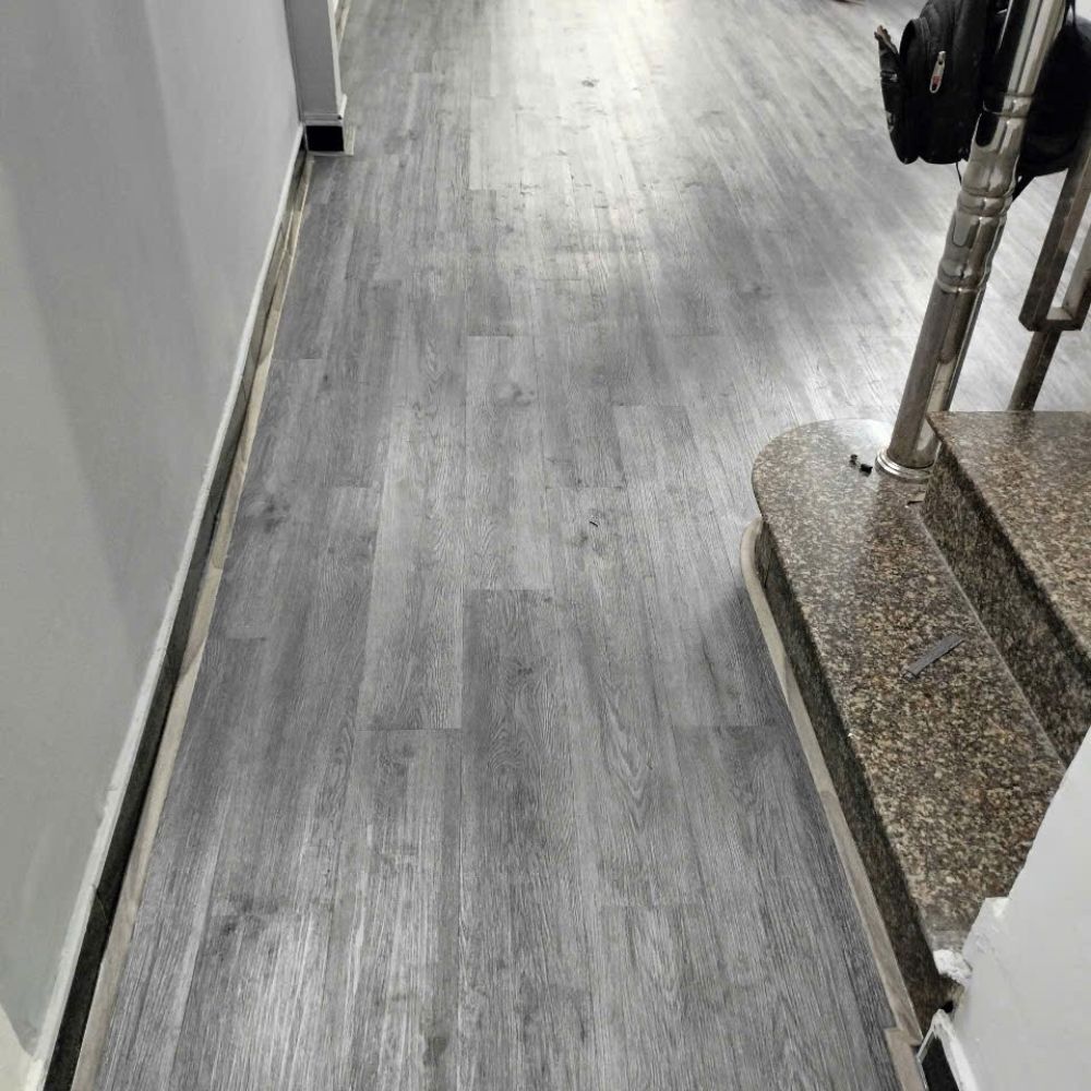 Sàn nhựa giả gỗ Glotex V262 - Vân gỗ xám khói (smoke grey) 13 Sàn nhựa giả gỗ Glotex V262 - Vân gỗ xám khói (smoke grey) - Ảnh 3