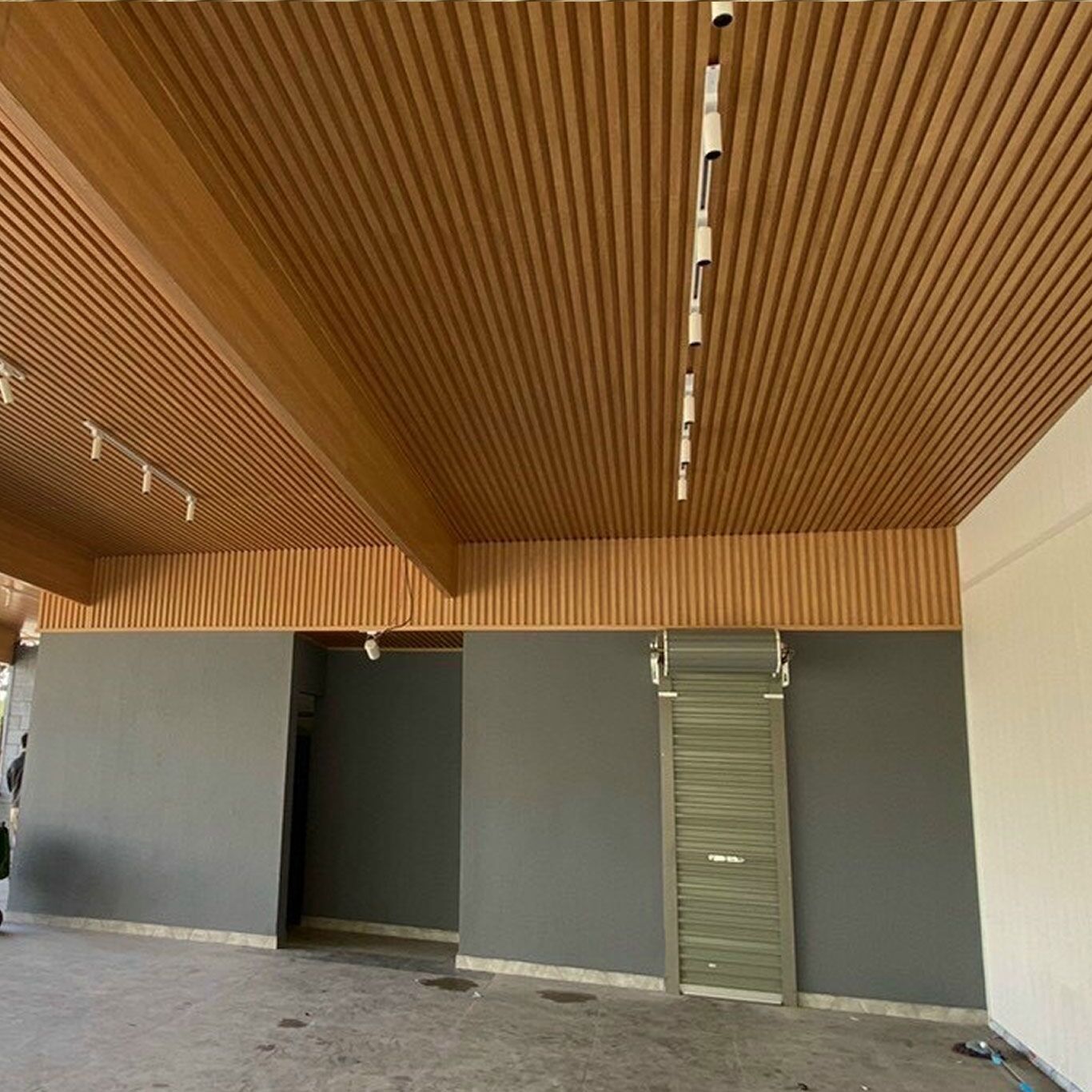 Trần nhựa giả gỗ cao cấp - Vẻ Đẹp Sang Trọng Trần nhựa giả gỗ cao cấp - Vẻ Đẹp Sang Trọng - Ảnh 6