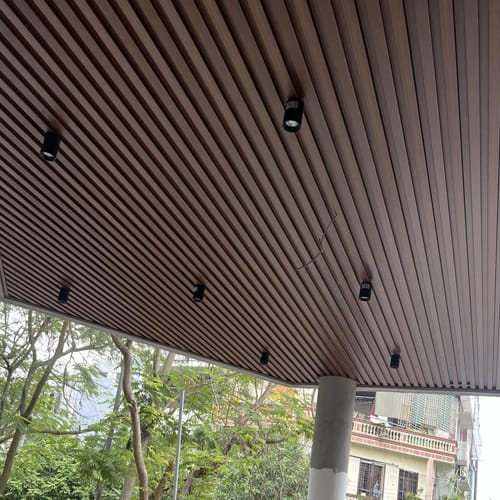 Trần nhựa giả gỗ cao cấp - Vẻ Đẹp Sang Trọng Trần nhựa giả gỗ cao cấp - Vẻ Đẹp Sang Trọng - Ảnh 2