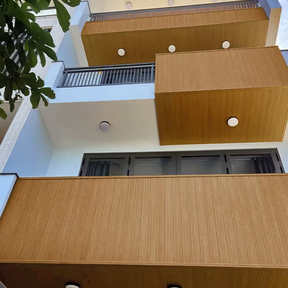 Trần Nhựa Giả Gỗ Ngoài Trời - Sự Kết Hợp Hoàn Hảo Giữa Đẳng Cấp và Độ Bền trần lam gỗ nhựa ngoài trời phủ asa