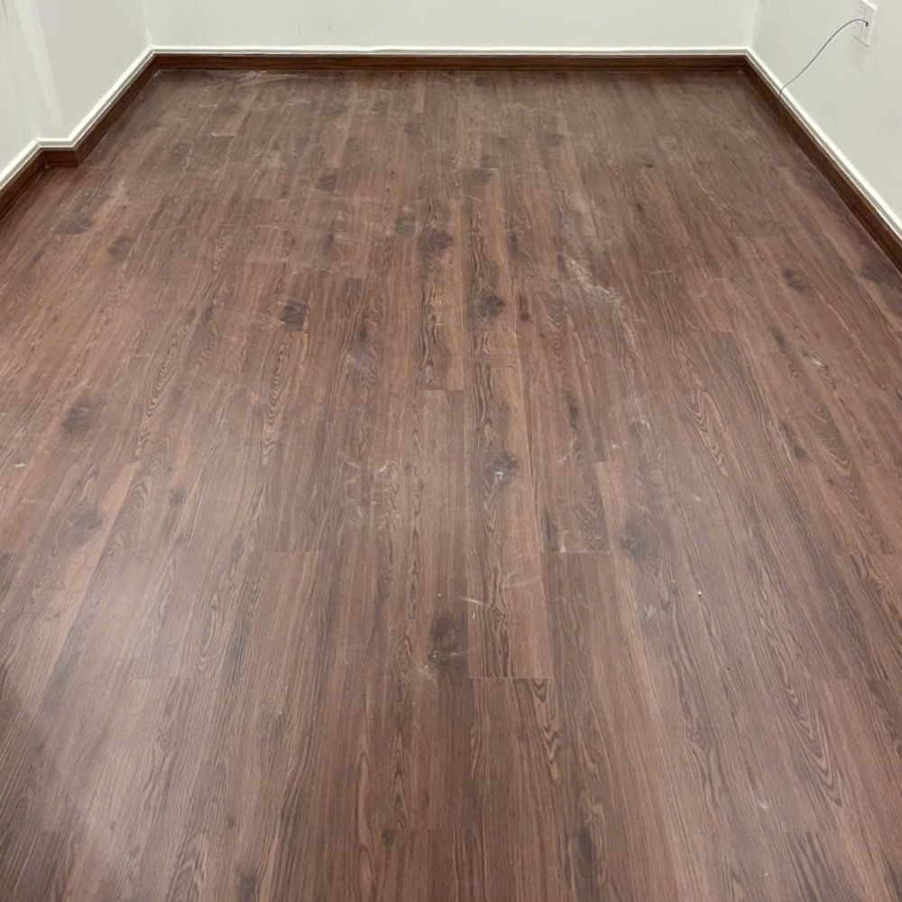 Sàn nhựa SPC vân gỗ Glotex US106 - Màu gỗ óc chó đậm (Dark Walnut) Sàn nhựa SPC vân gỗ Glotex US106 - Màu gỗ óc chó đậm (Dark Walnut)