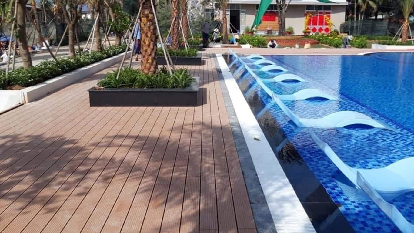 Sàn gỗ nhựa ngoài trời lát sàn hồ bơi